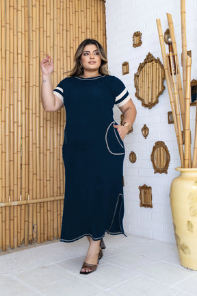 Vestido Longo Charlote - Manga Duas Cores com Fenda e Bolsos Laterais